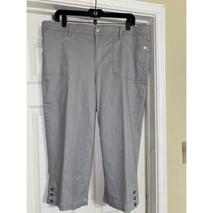 NICE! EXCELLENT~Gray Capri~Crop Pants~size 16